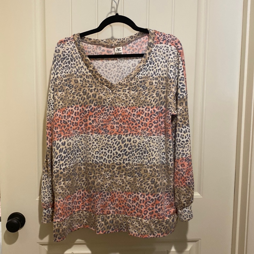 Boutique Lightweight Animal Print Sweater/Blouse